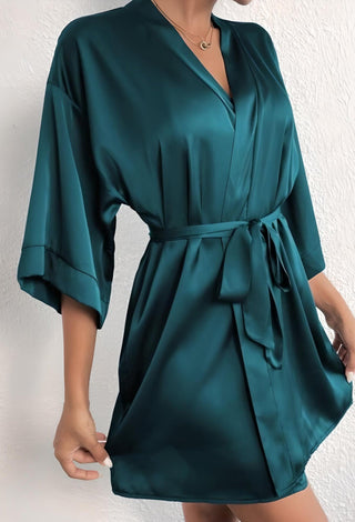 W306 Women’s satin short robe - Mina Femme